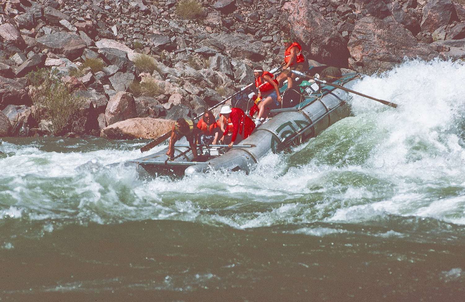 Arizona - Throwback Thursday! 🚣‍♂️ Snout raft charging through Hermit ...