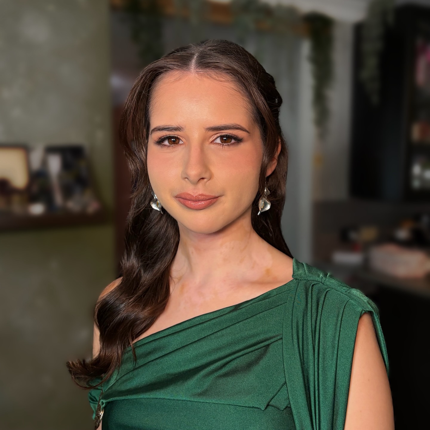 what makeup to wear with emerald green dress If sophistication and elegance is a person ✨ Such an honour doing Jelly's for an event she's been anticipating for!! How gorgeous does the compliment her hair and skin green dress makeup look