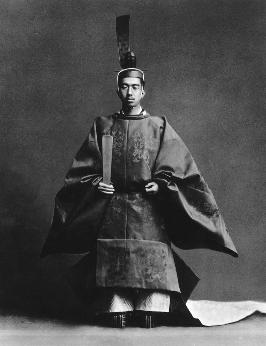 1926年12月25日、 この日、 大正天皇の崩御に伴い裕仁親王（昭和天皇