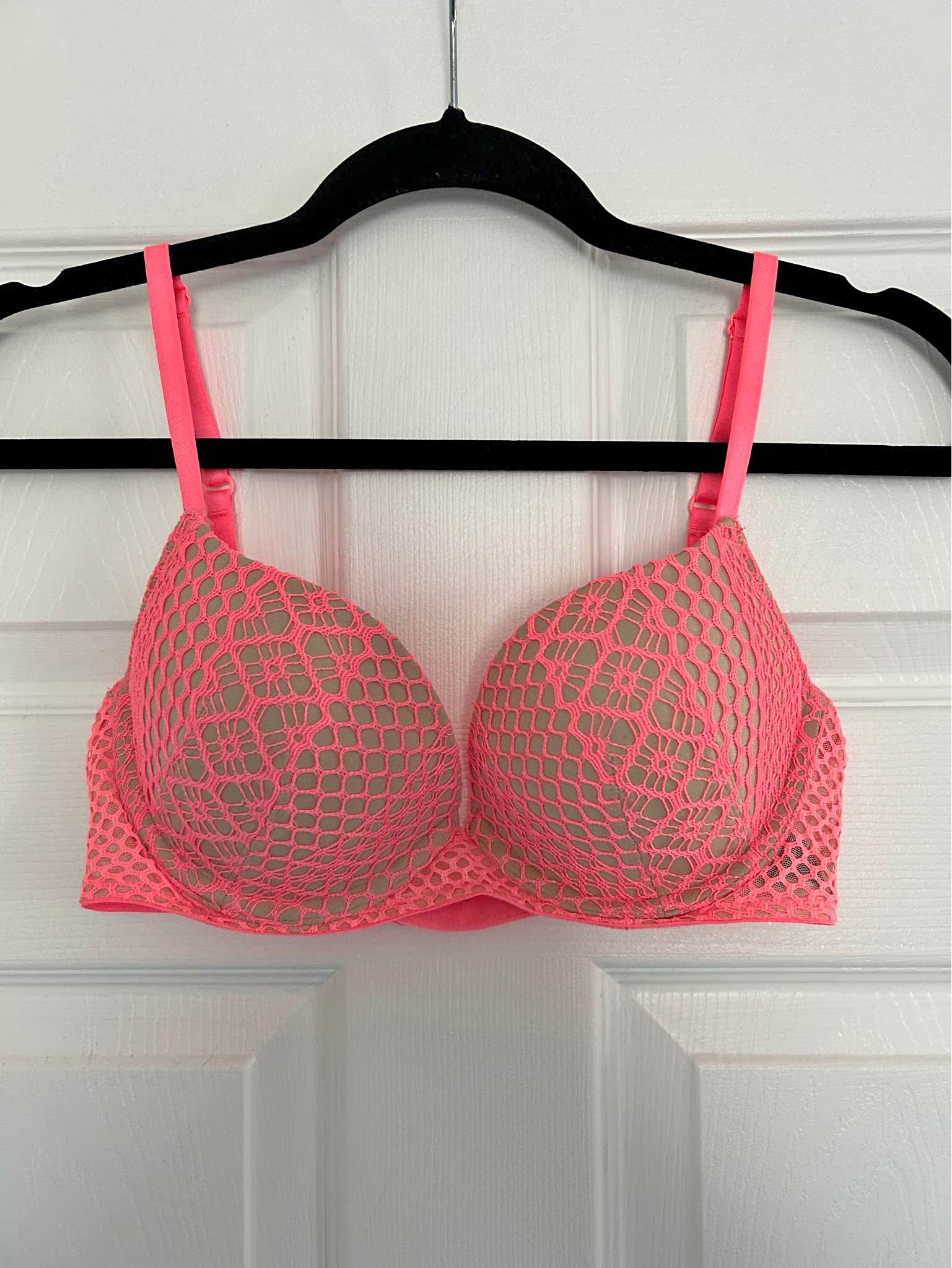 VS Black Lace Bra 32D - Bras - Portland, Maine | Facebook Marketplace ...