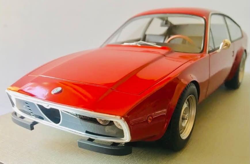 P R E O R D E R N O W (Before it's sold out) 😖 Alfa Romeo SZ (Es