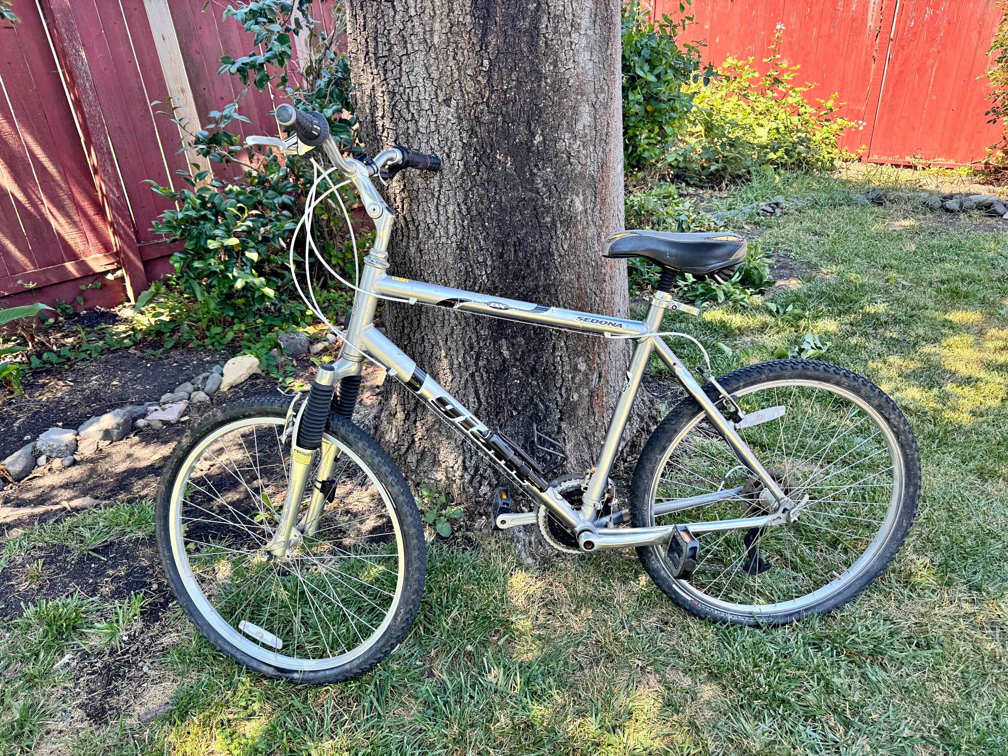 men's giant sedona bicycle Mtb/Hybrid - 19" 2020 Giant Sedona DX Value