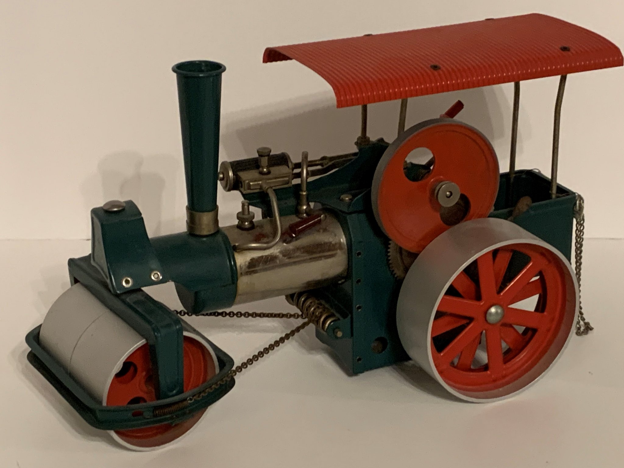 Wilesco D365 Steam Roller “Old Smokey” – A Classic in Motion