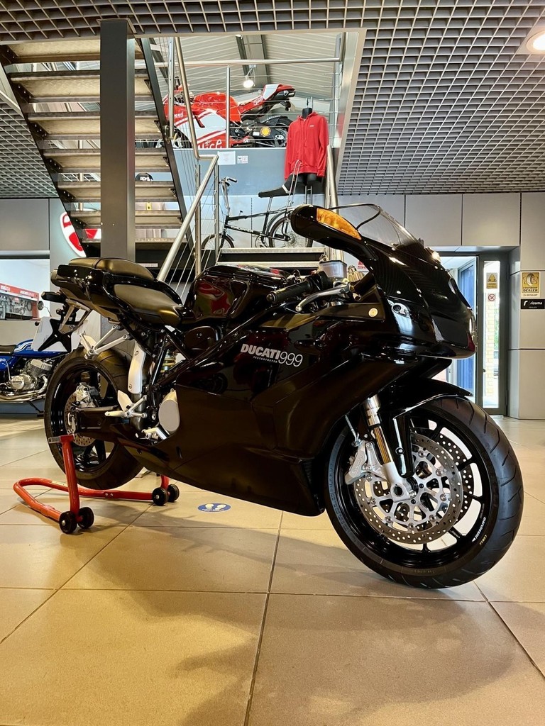 ad: 1998 Kawasaki Zx9r - Zx9-r - Classic - 30k Miles - Full