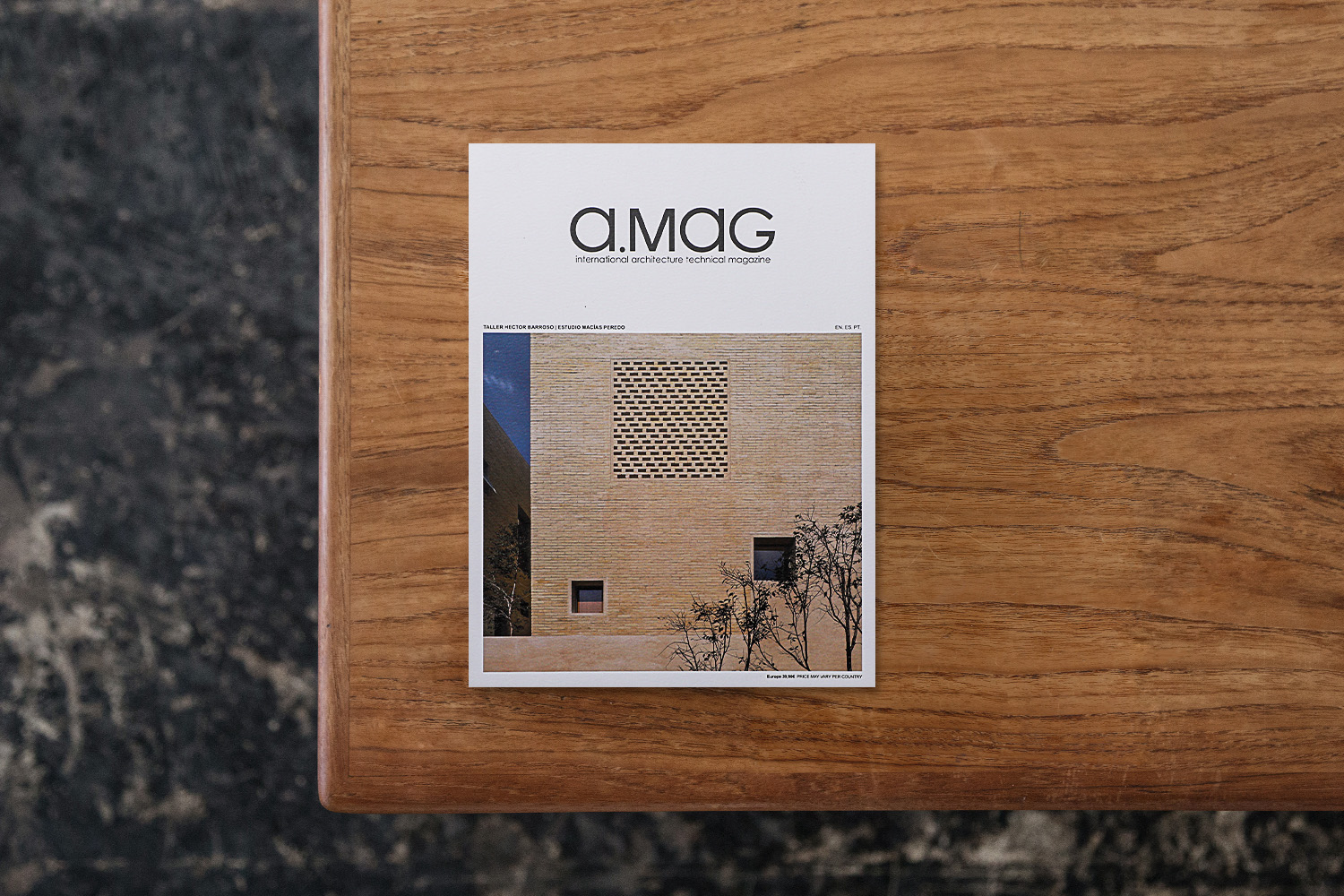ポルトガルのAMAG社が発行する建築雑誌『AMAG』。 今号では中米の