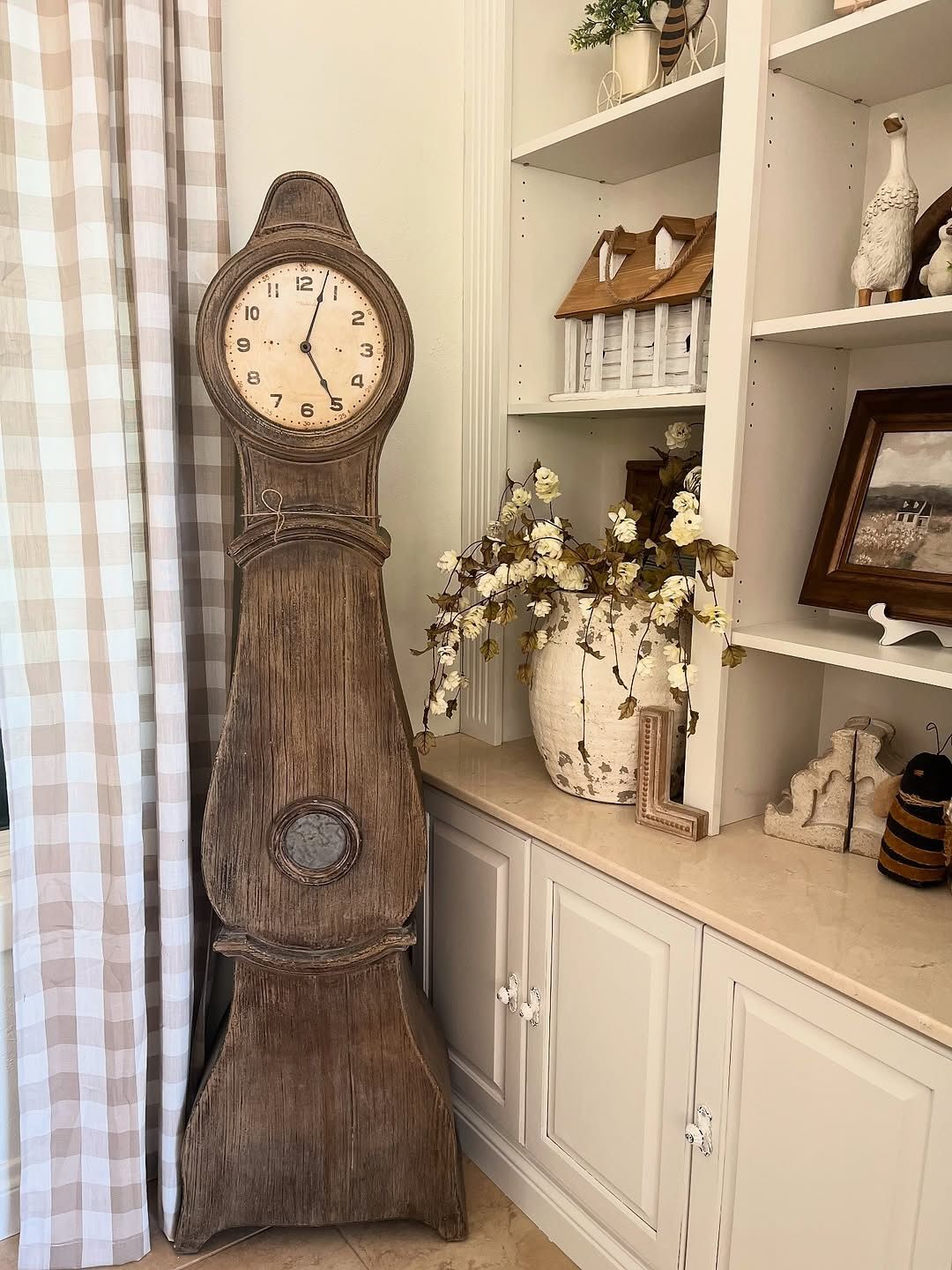 Karen's - The Smithson hall clock. Source - @whitepinenest on Instagram ...