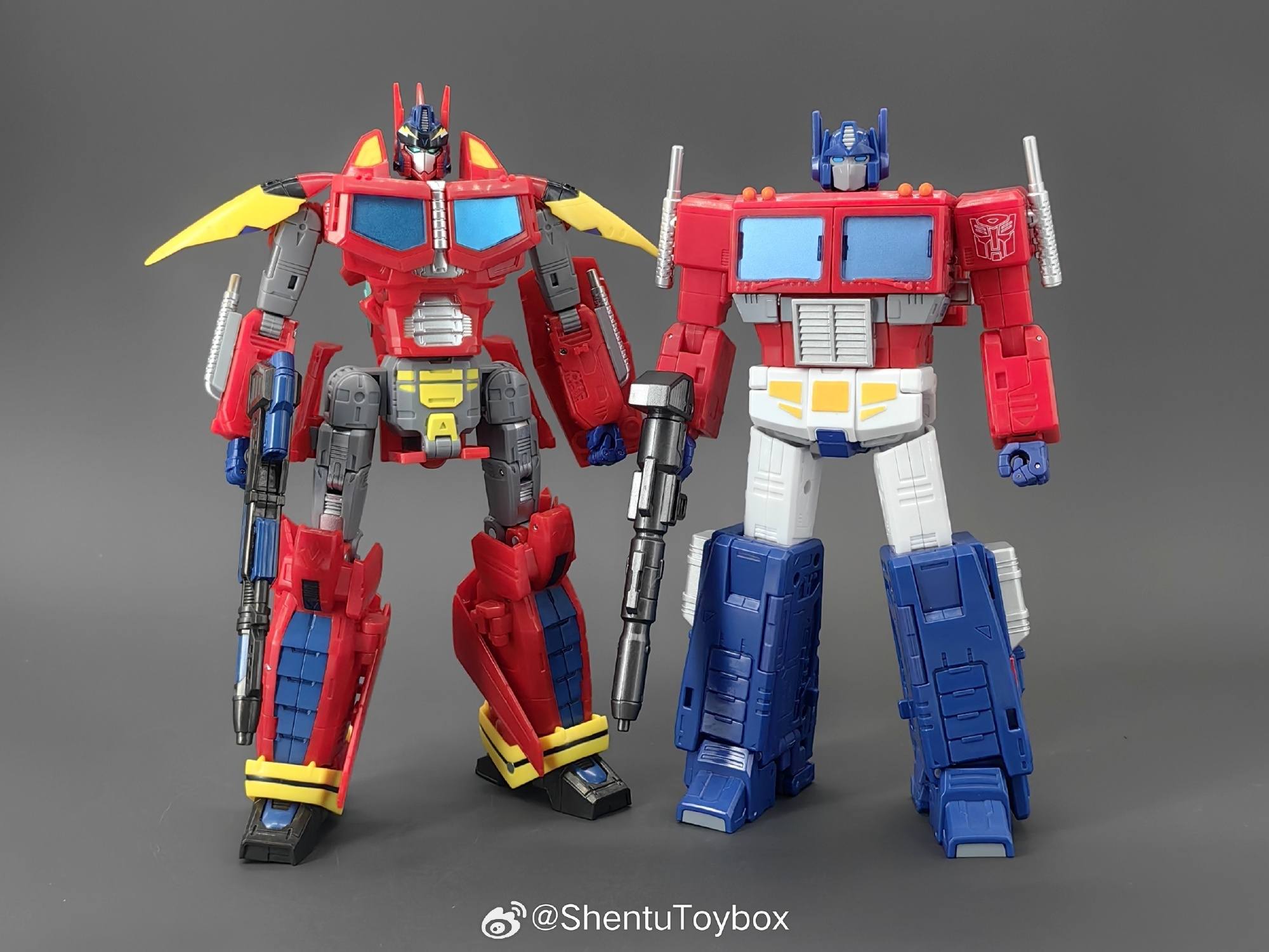 Takara Tomy TRANSFORMERS x Macross Basara Convoy Optimus Prime