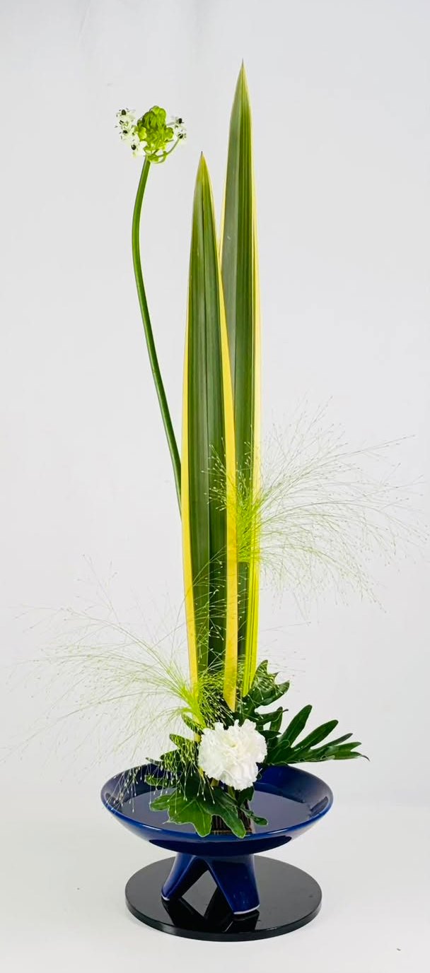 Some really beautiful vertical designs from 時代華風插花