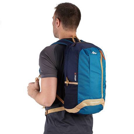 arpenaz 20 litre hiking backpack Quechua NH 100 L  while the robust main fabric made of 100% polyester guarantees durability Quechua Arpenaz 20 is a