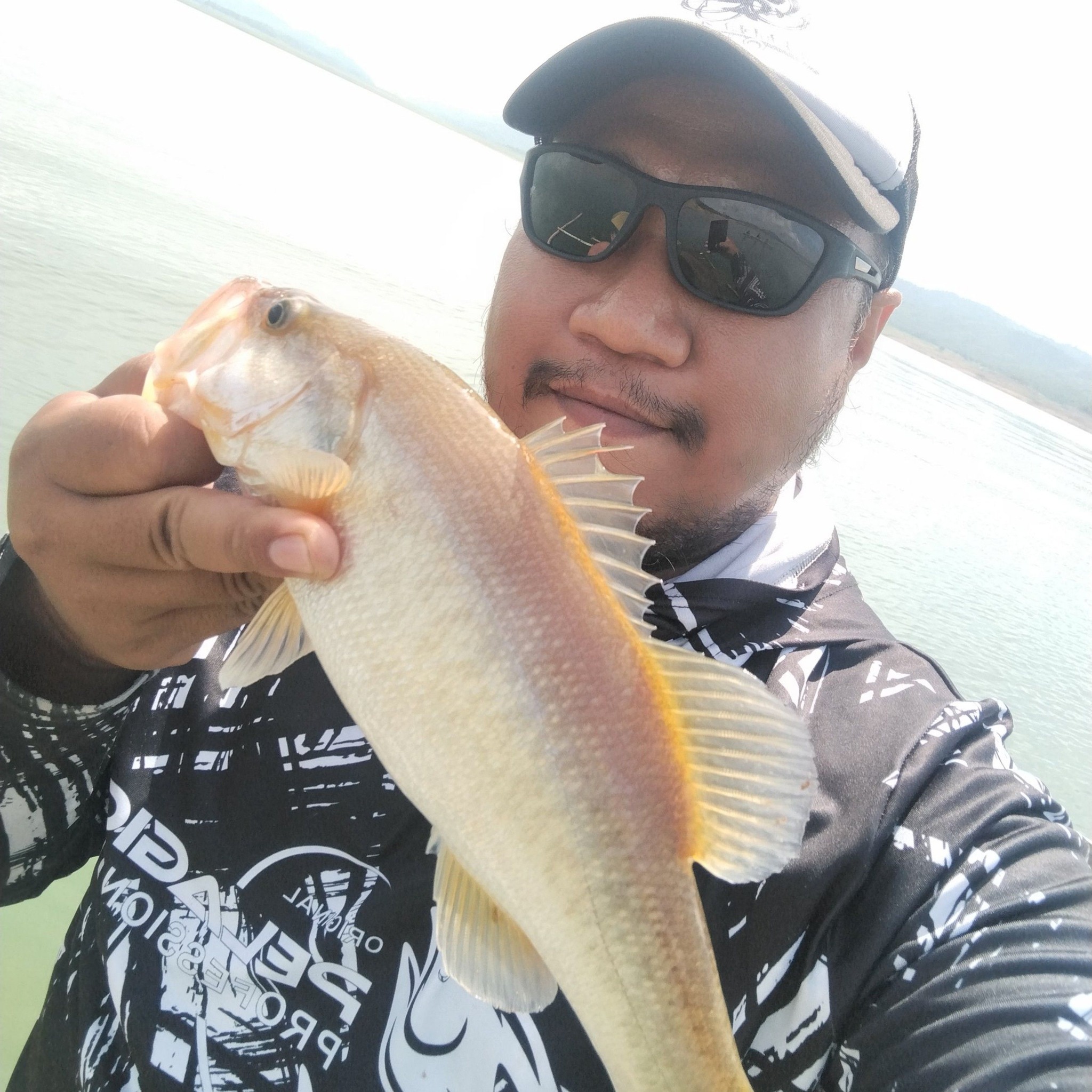 Yuck!!! Small Fish Gaming.... Andaming isda nang Kanal na toh # ...