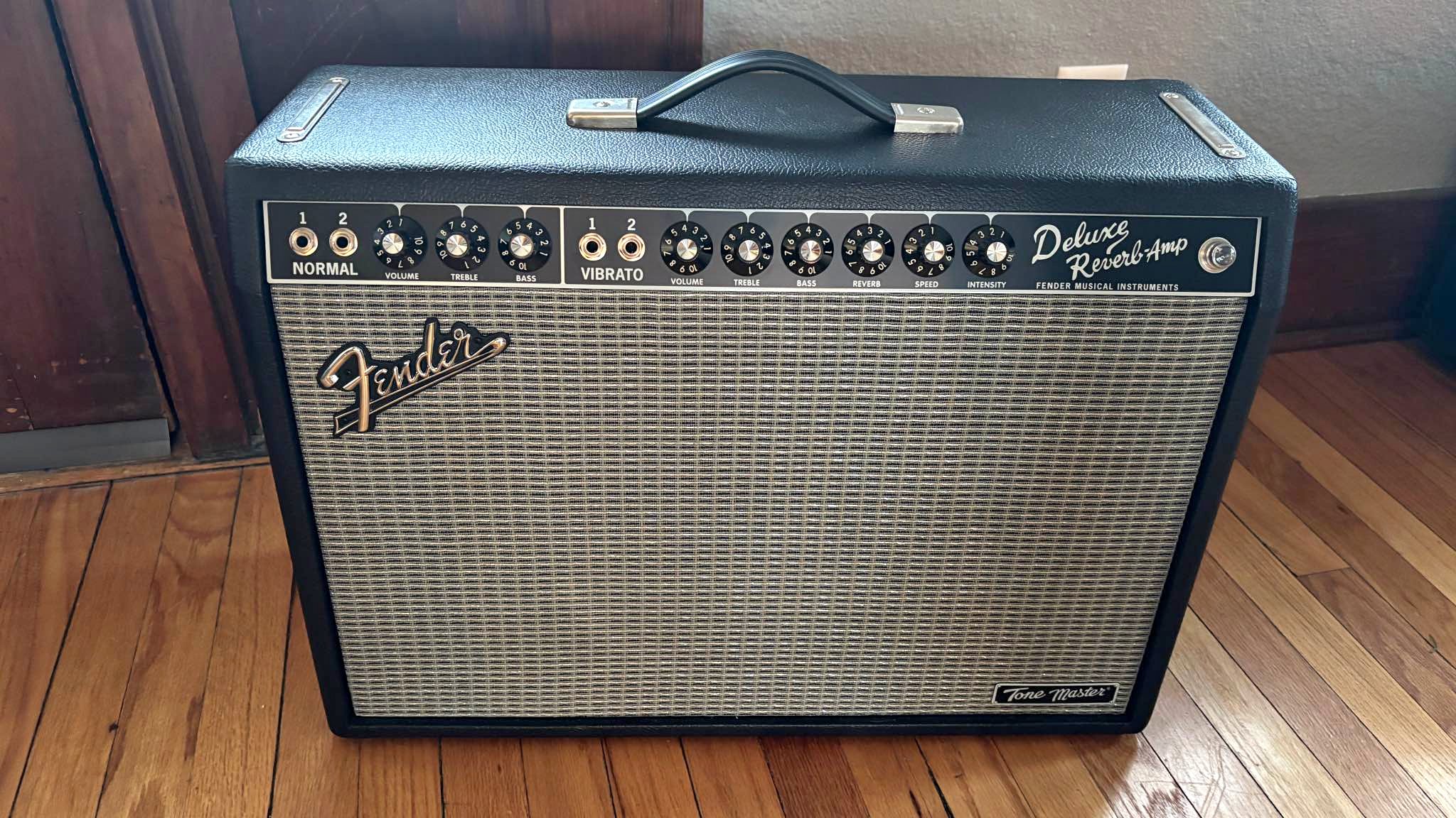 Fender Deluxe Reverb Tonemaster - Guitar Amplifiers - Iowa City, Iowa ...