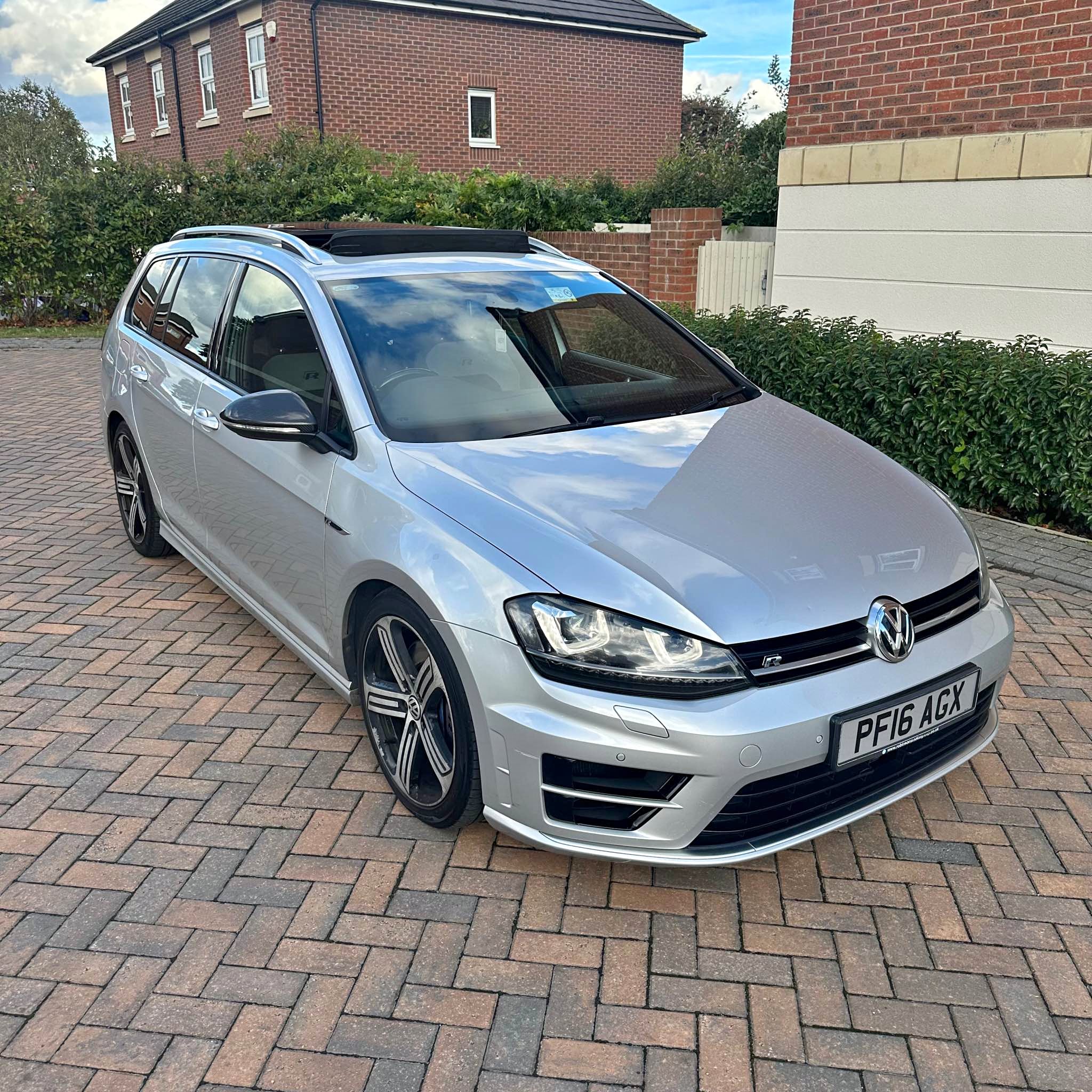 2016 Volkswagen Golf R Estate