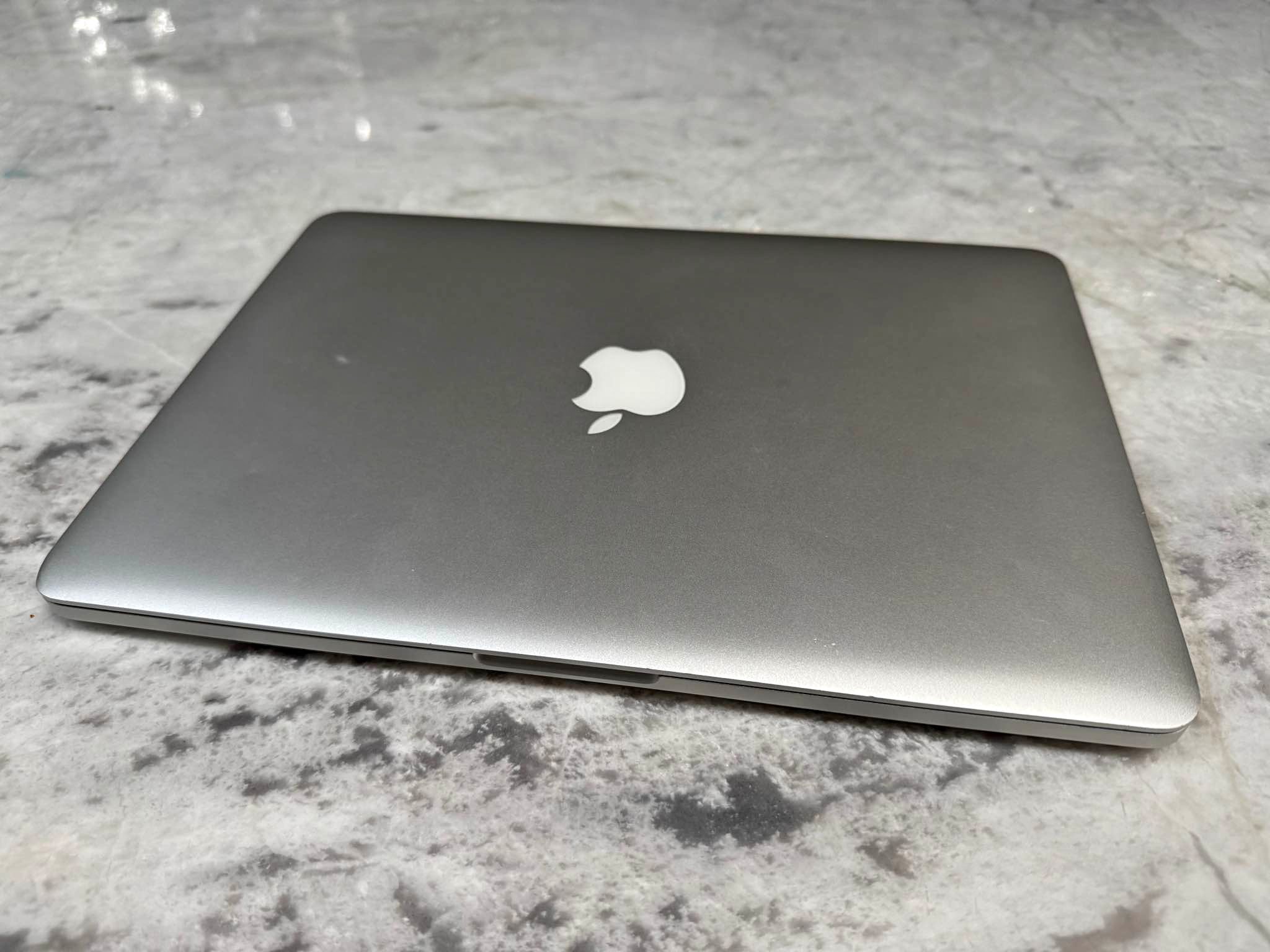 MacBook Pro (Retina, 13