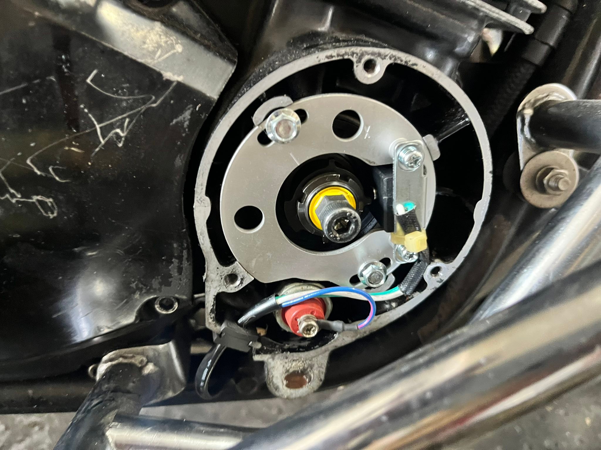 SUZUKI GSX400FSインパルス完成！ キャブレター、ジェネレーター 