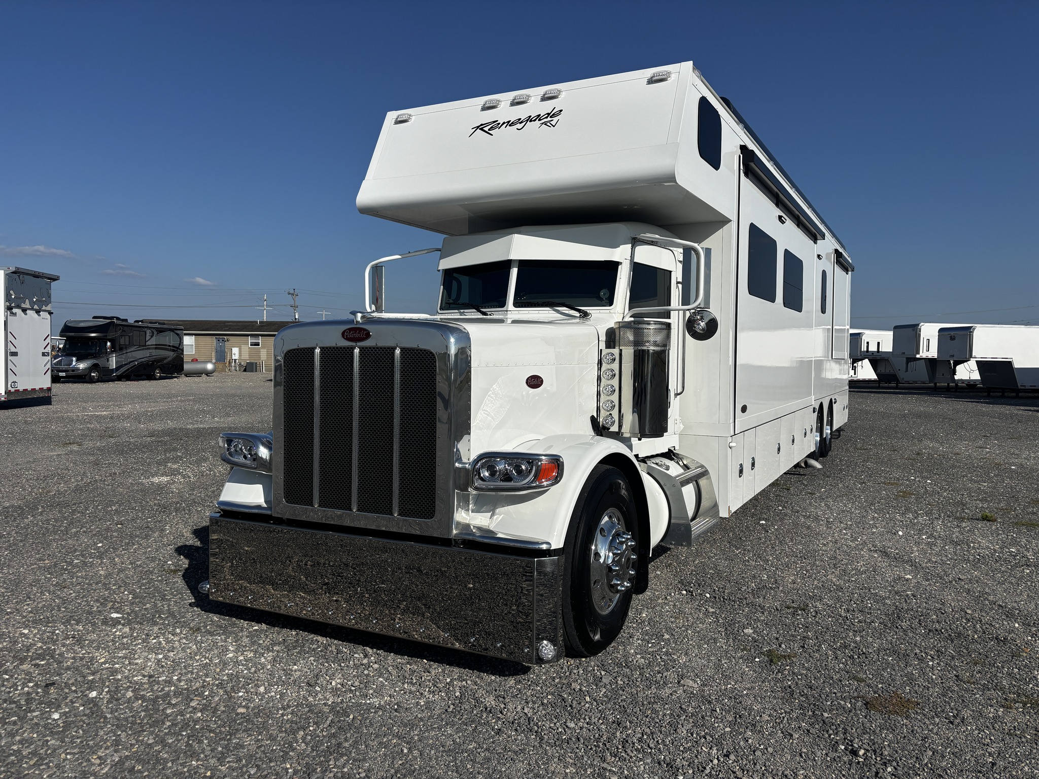 Best Deals on Renegade and ShowHauler MotorHome/Toterhomes & InTech ...