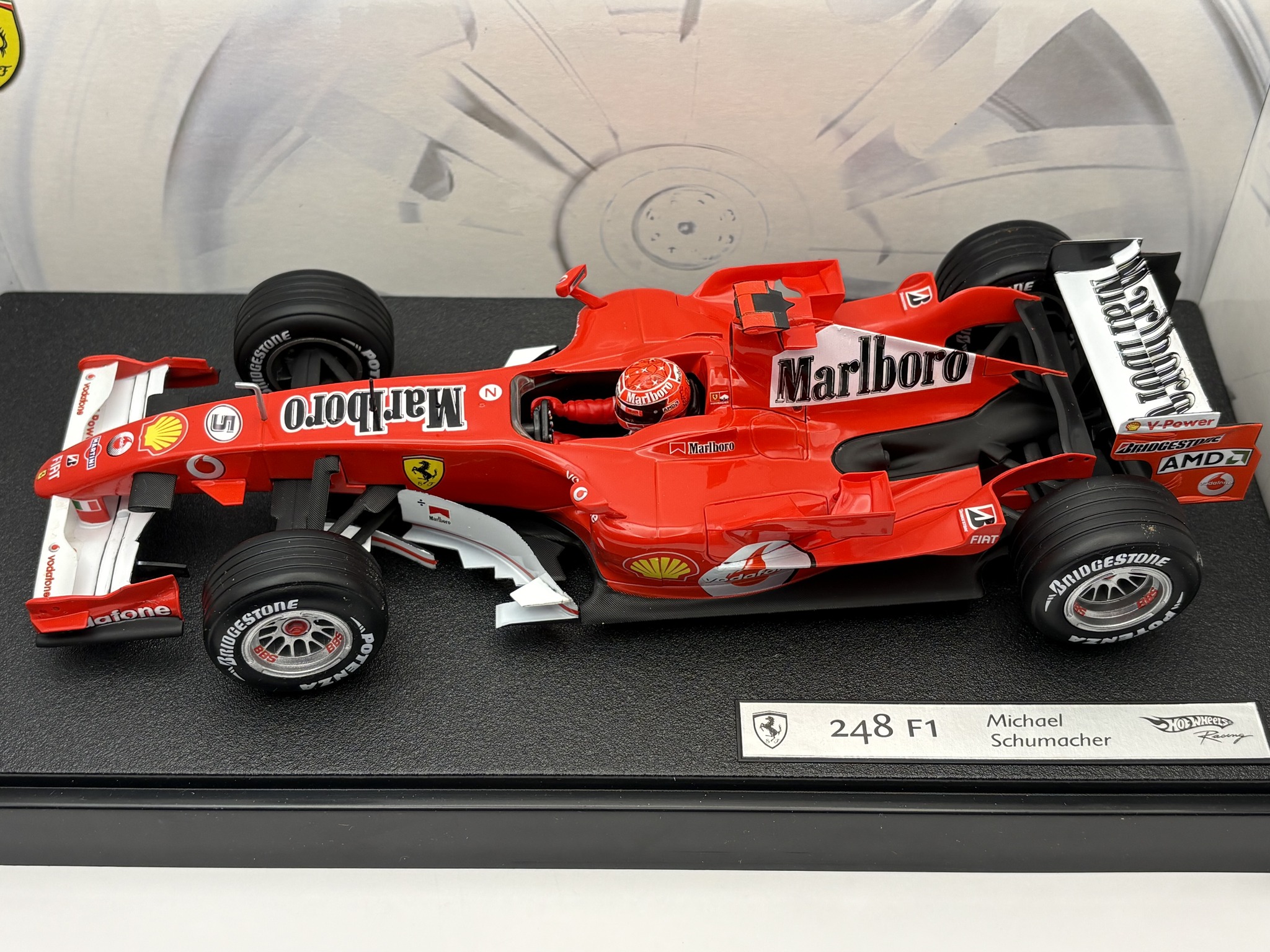Hot Wheels 1:18 Michael Schumacher Ferrari 248 F1 2006 with