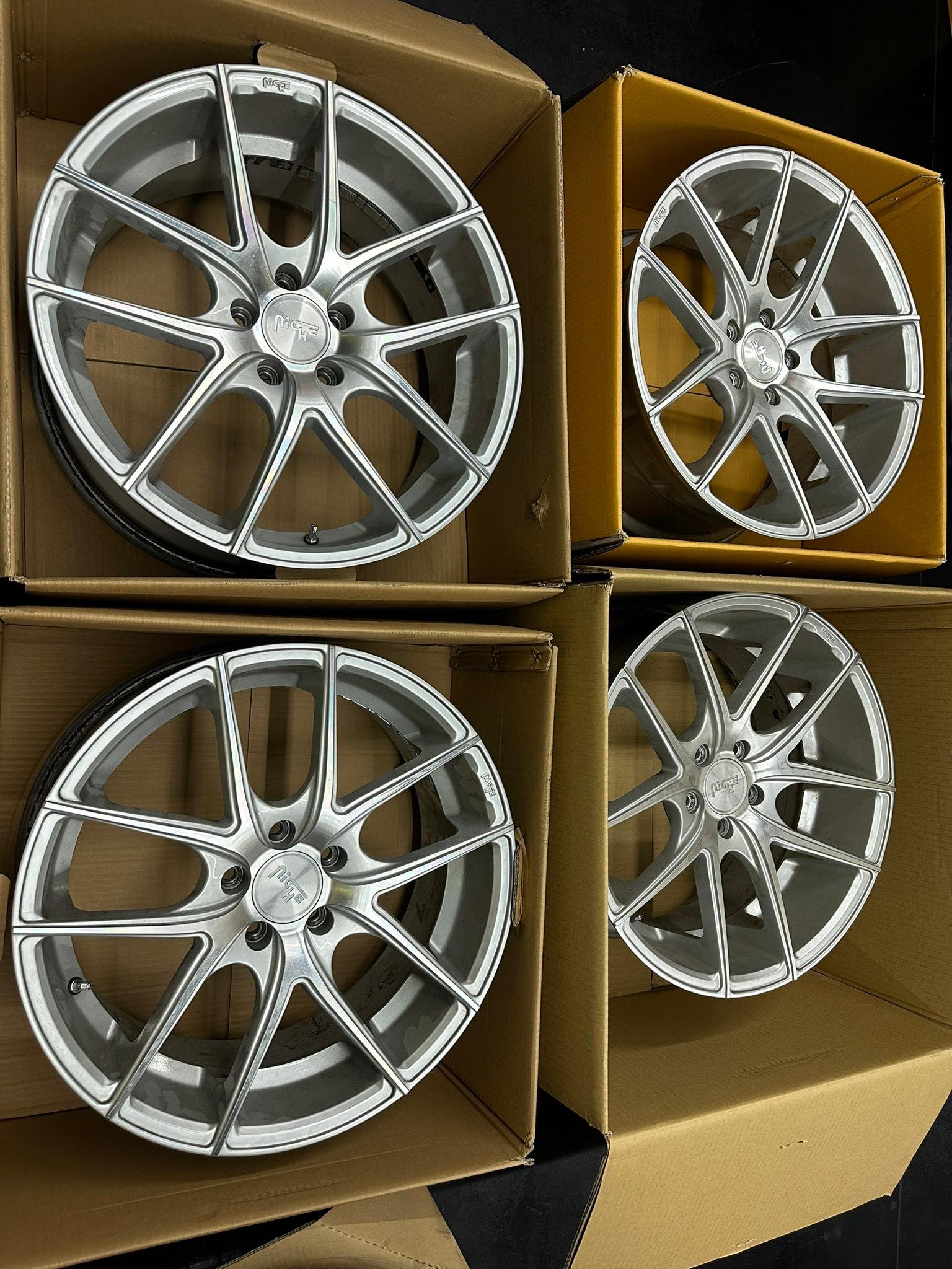 Niche Targa. 18x8 18x9.5 Silver. สอบถามเพิ่มเติมได้ที่.. 099-101010-9