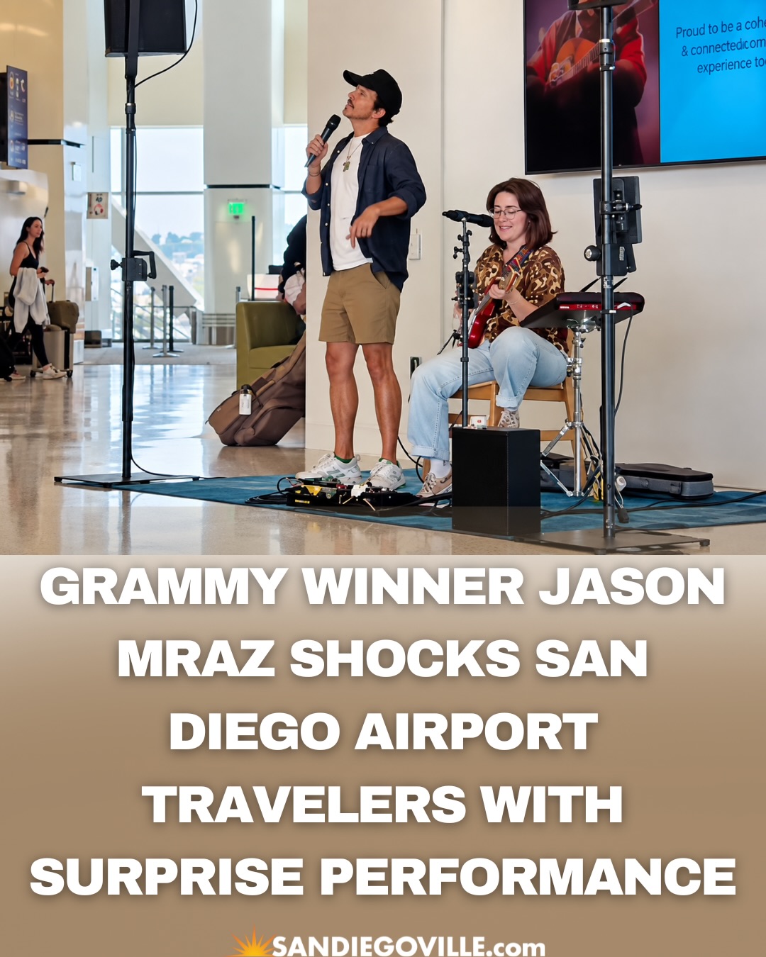 ミュージシャン NEWS Travelers rushing through San Diego International Airport got the