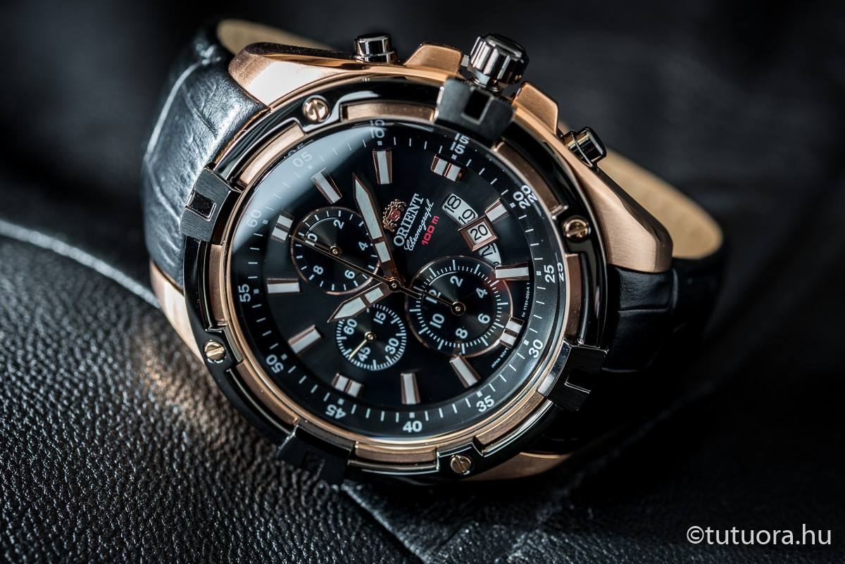 Itt a népszerű Orient Endeavor rosegold tokos, fekete számlapos 