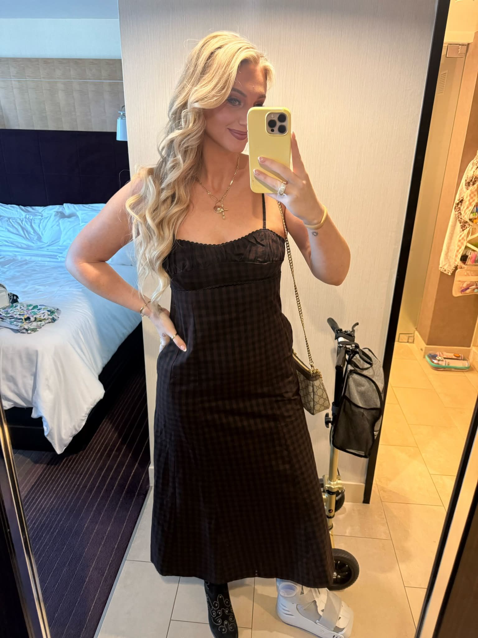Snagged this dress at Target before my trip to Vegas and it's perfect for my birthday dinner outfit. 🤎 I love me a dress with pockets 😍🤌🏼 I am 6 ft tall
