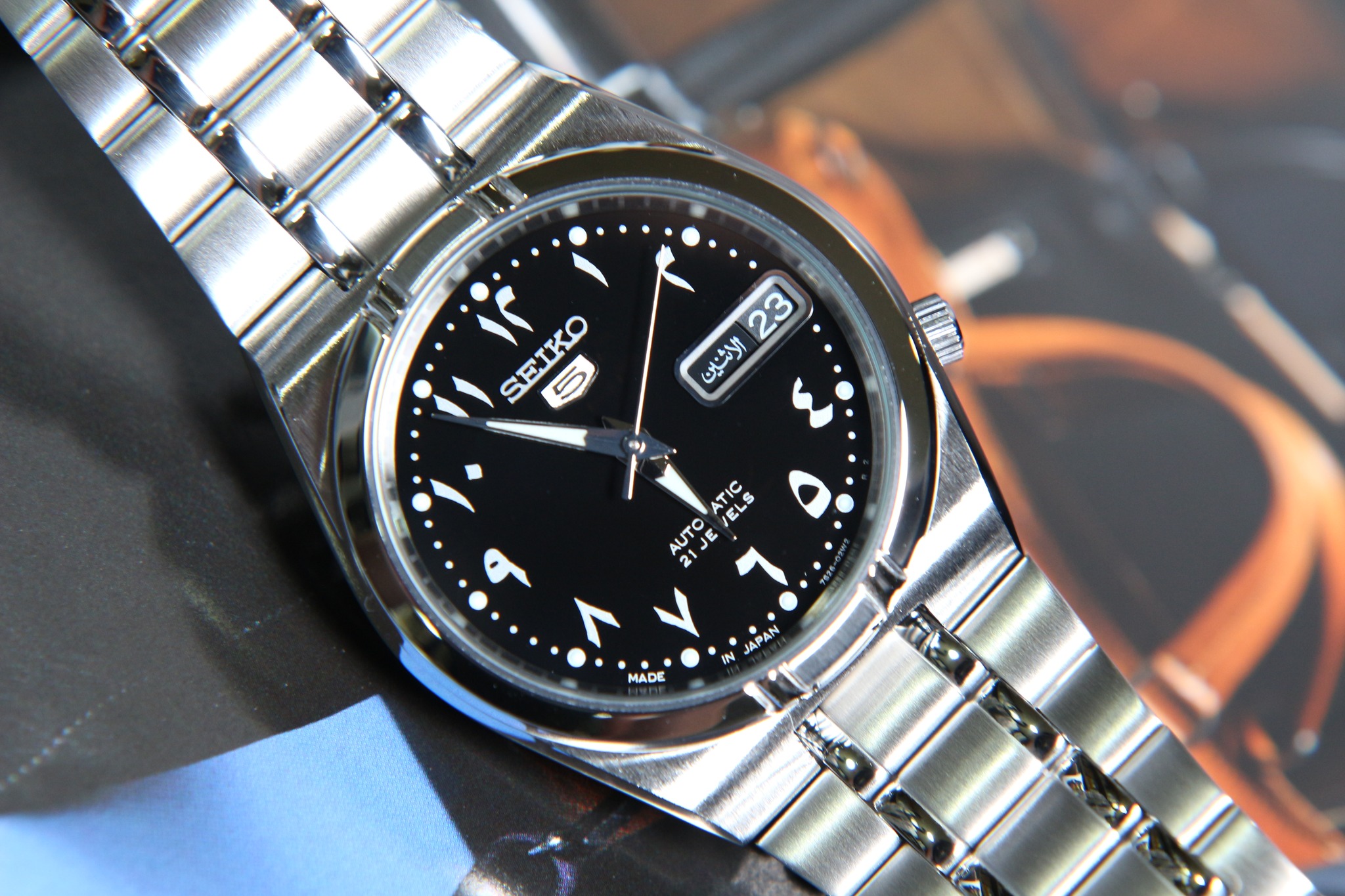 Watch - Seiko 5 Mechanical Automatic SNK063J5 Black dial, Arabic 