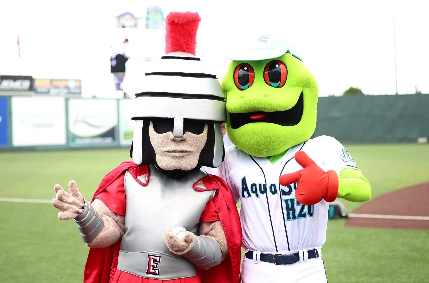 ICEx 竹野世梛 after schoolマスコット Everett - Grab your EvCC friends and family for Trojan Night with