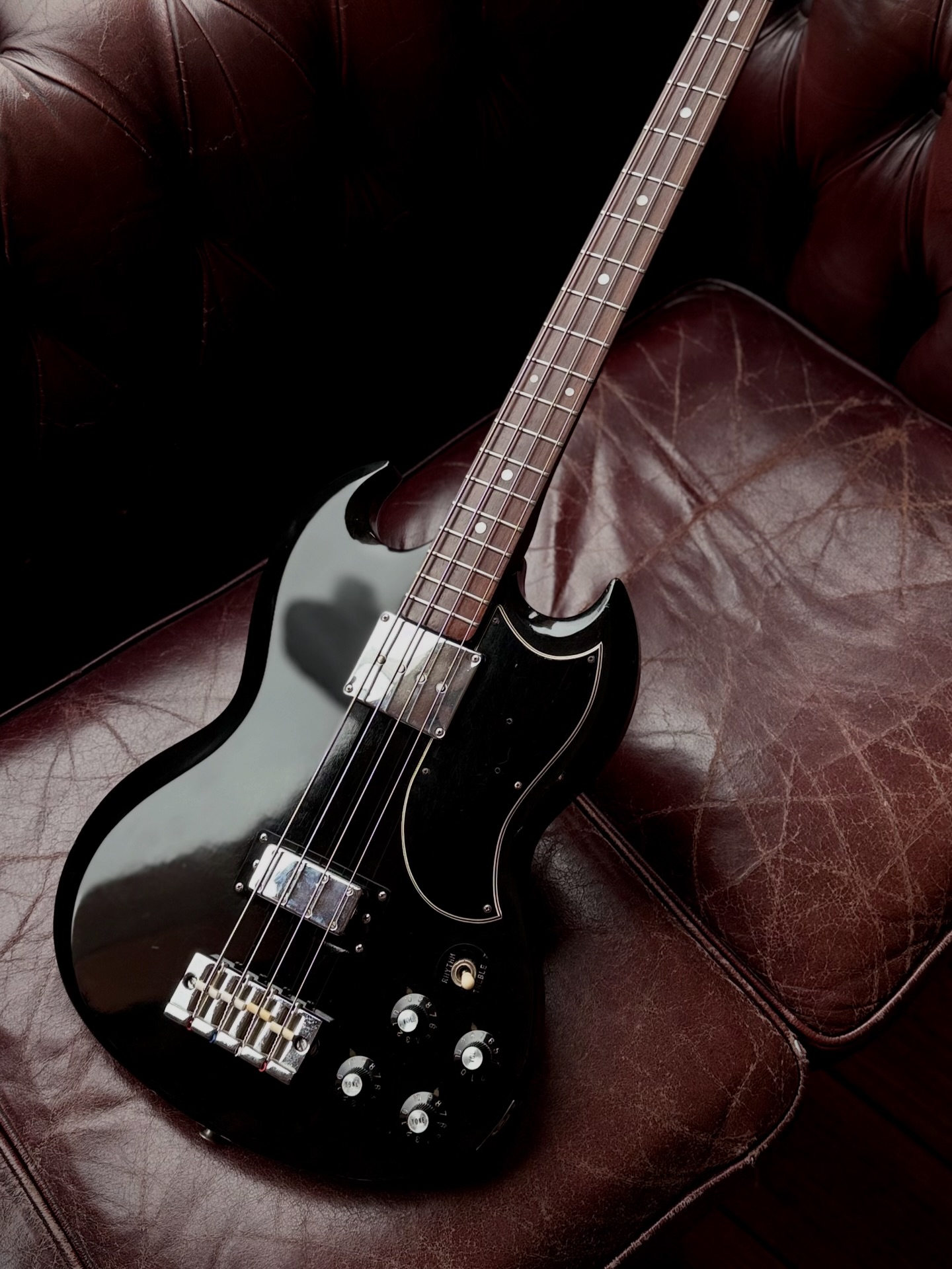 Greco EB420, black, made in Japan 1976. This is awesome, it's such