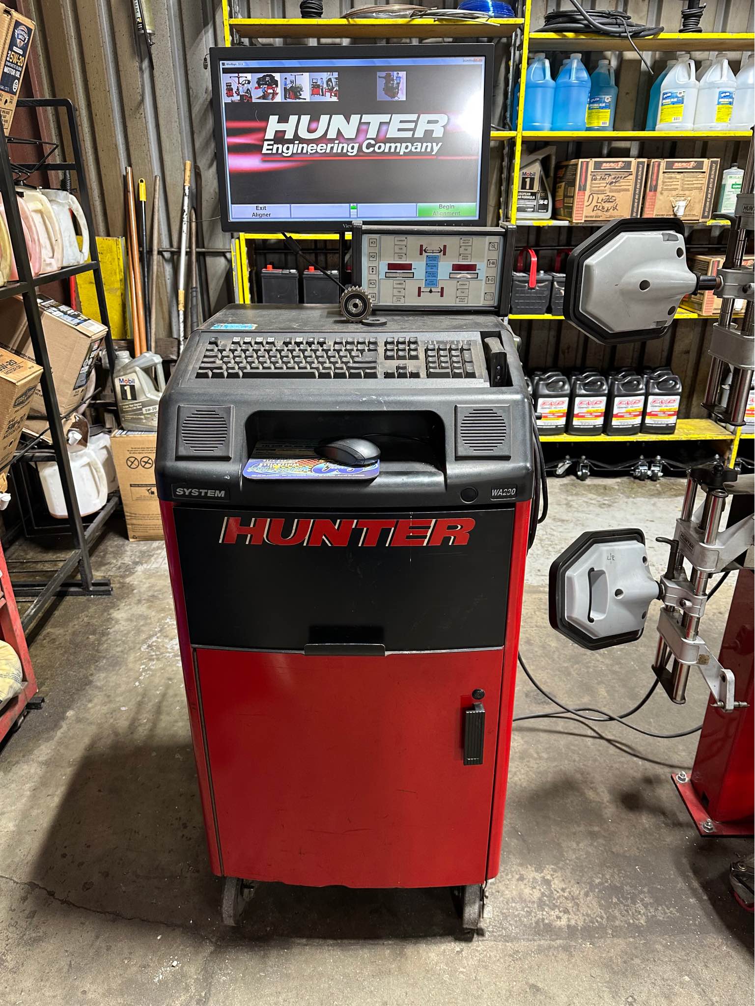 Hunter HawkEye alignment machine with rack - Weight Lifting Machines ...