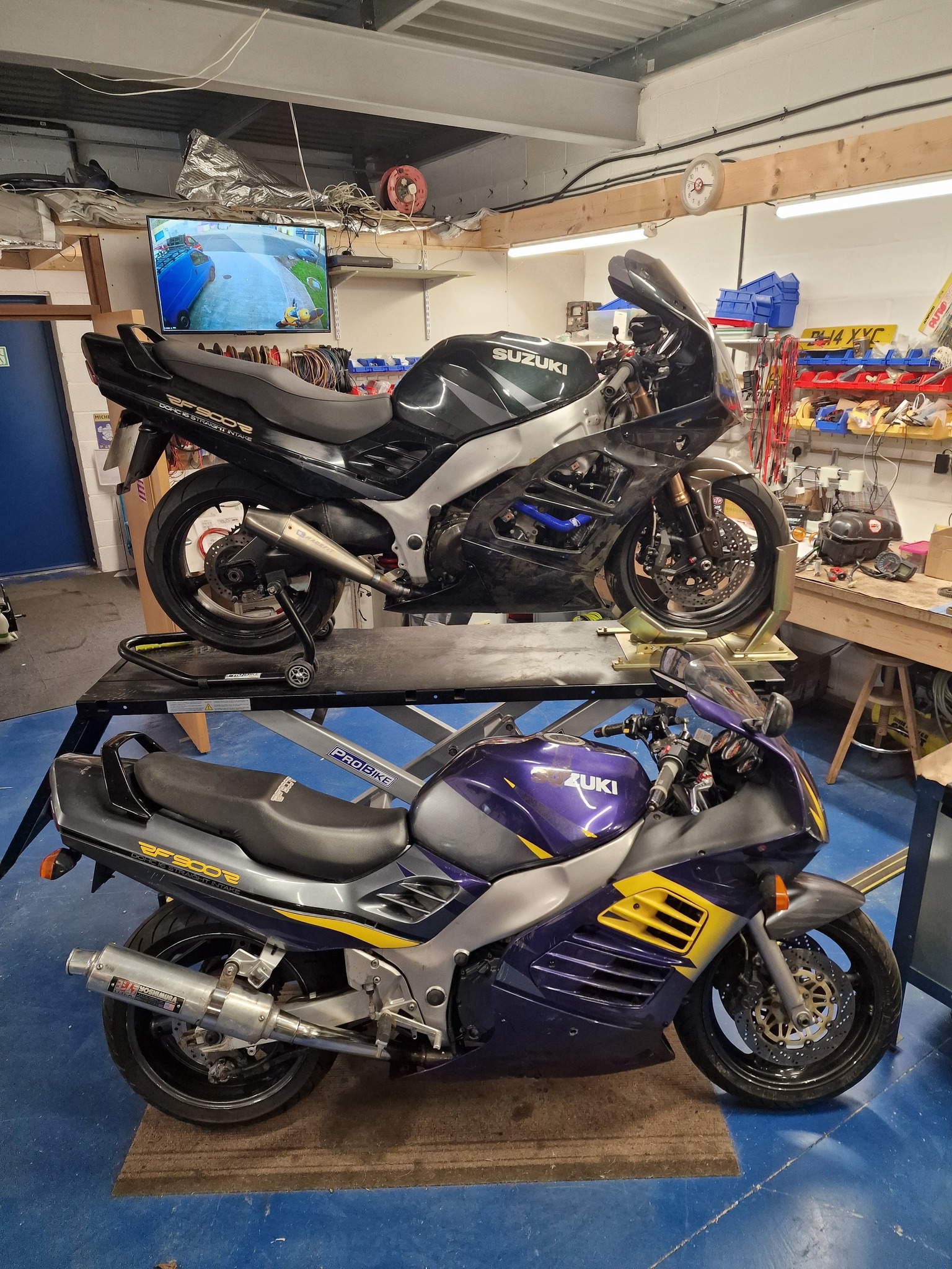 レイ Modified rf900 with gsxr1000 engine