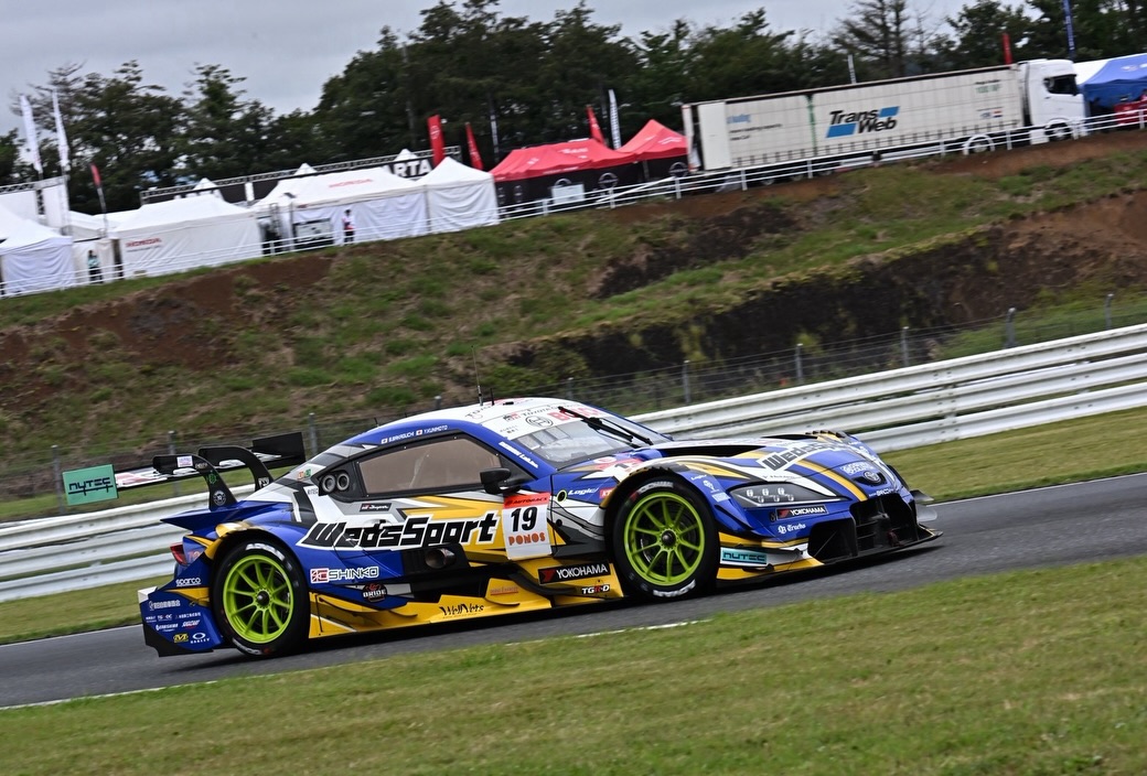 数量限定、WedsSport Racing Gals（南真琴さん、成沢紫音さん、有栖未