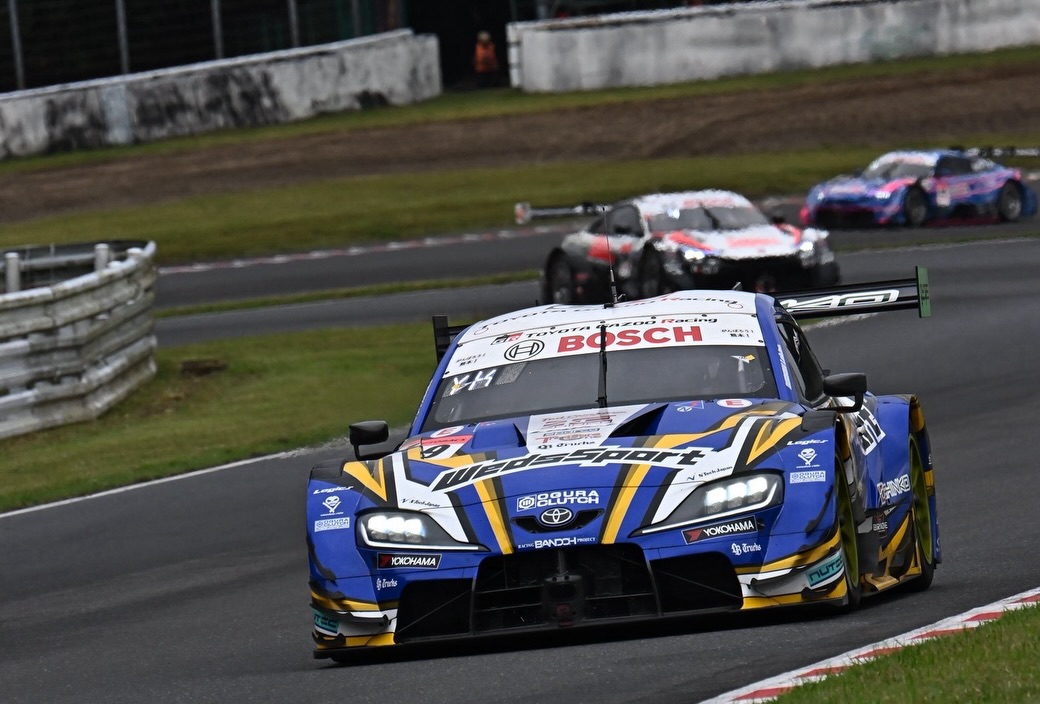 数量限定、WedsSport Racing Gals（南真琴さん、成沢紫音さん、有栖未