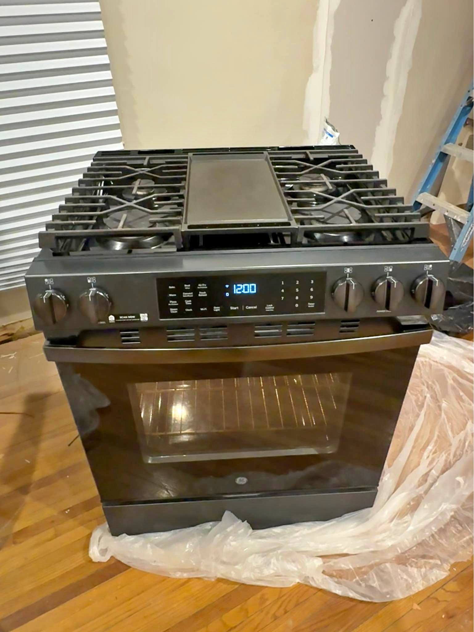 🔥 LIKE NEW – GE 30” Slide-In Smart Gas Convection Range – Only $600! 🔥 ...