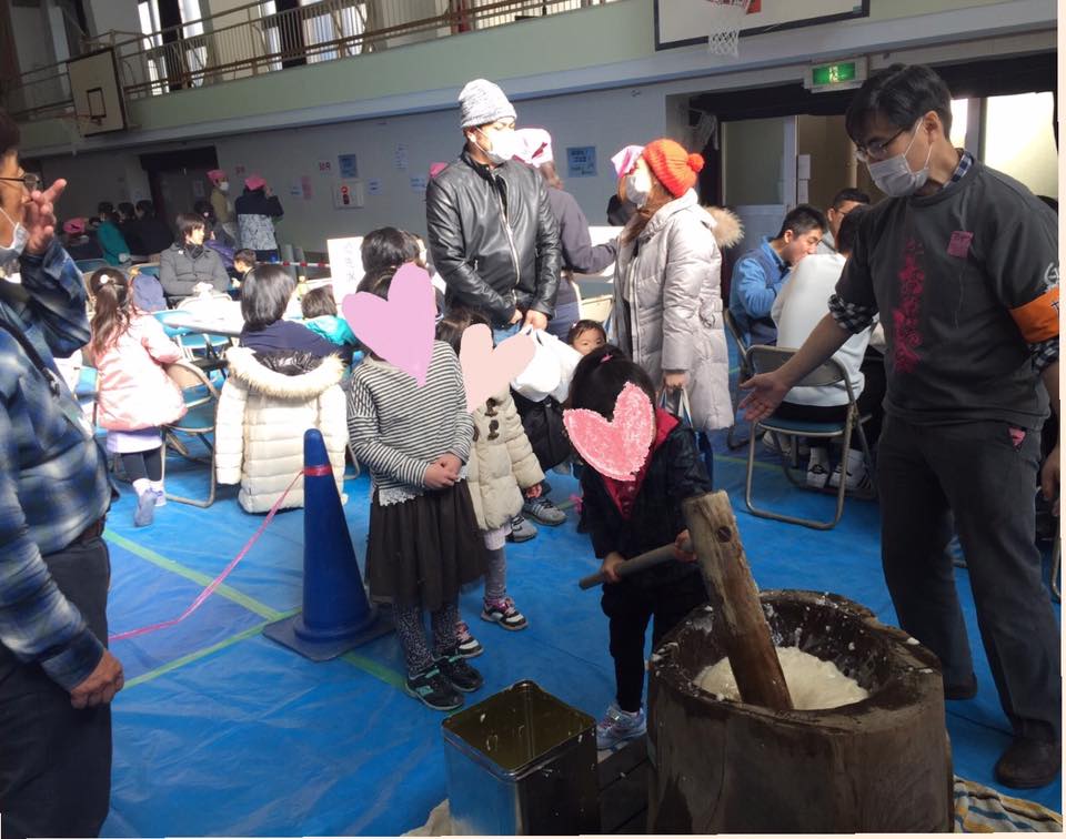 区内各地でどんど焼きやお餅つきの威勢の良い声と美味... - 大田区新時代！あなたと対話する区政へ！もり愛 まちに森ひとに愛
