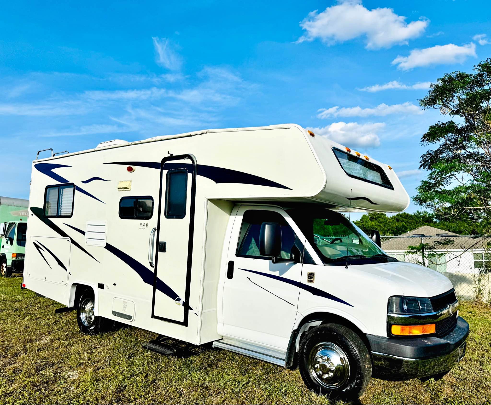 2009 Coachmen Freedom Express - RVs & Campers - Groveland, Florida ...