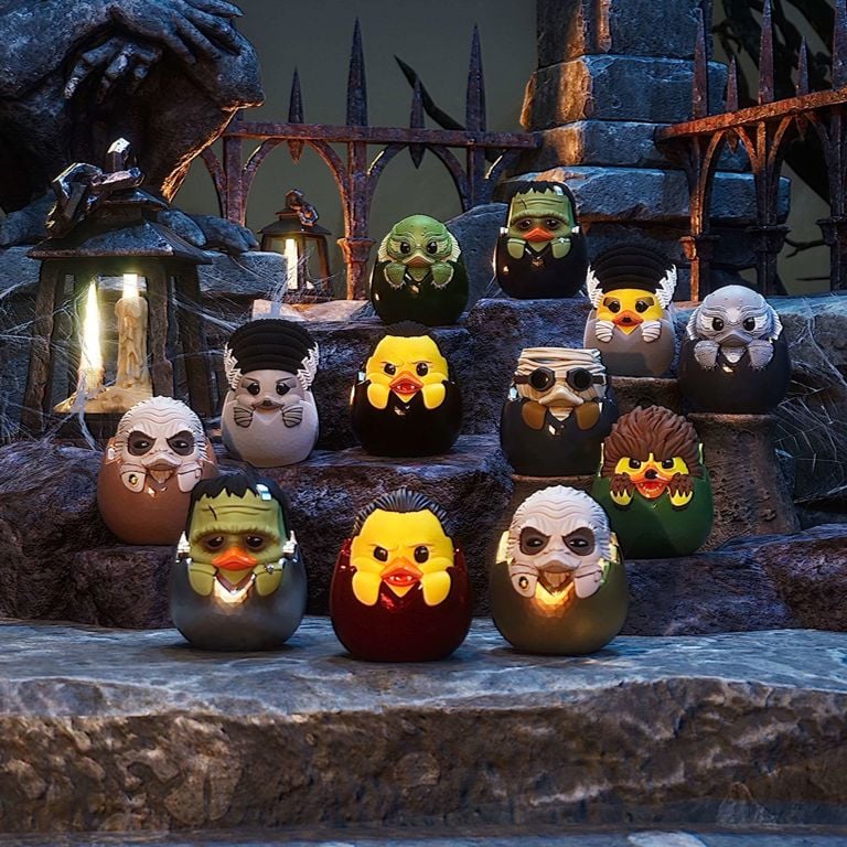 MONSTER FAN MYSTERY フィギュア What monster will you hatch? 🥚👻 Universal Monsters invade the