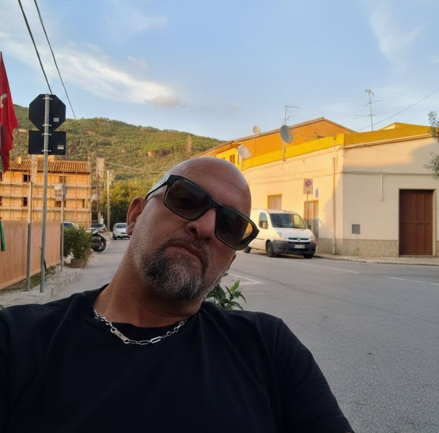 “Ho aperto 100 pozzi in Africa” @enzinoiacchetti si racconta a One More