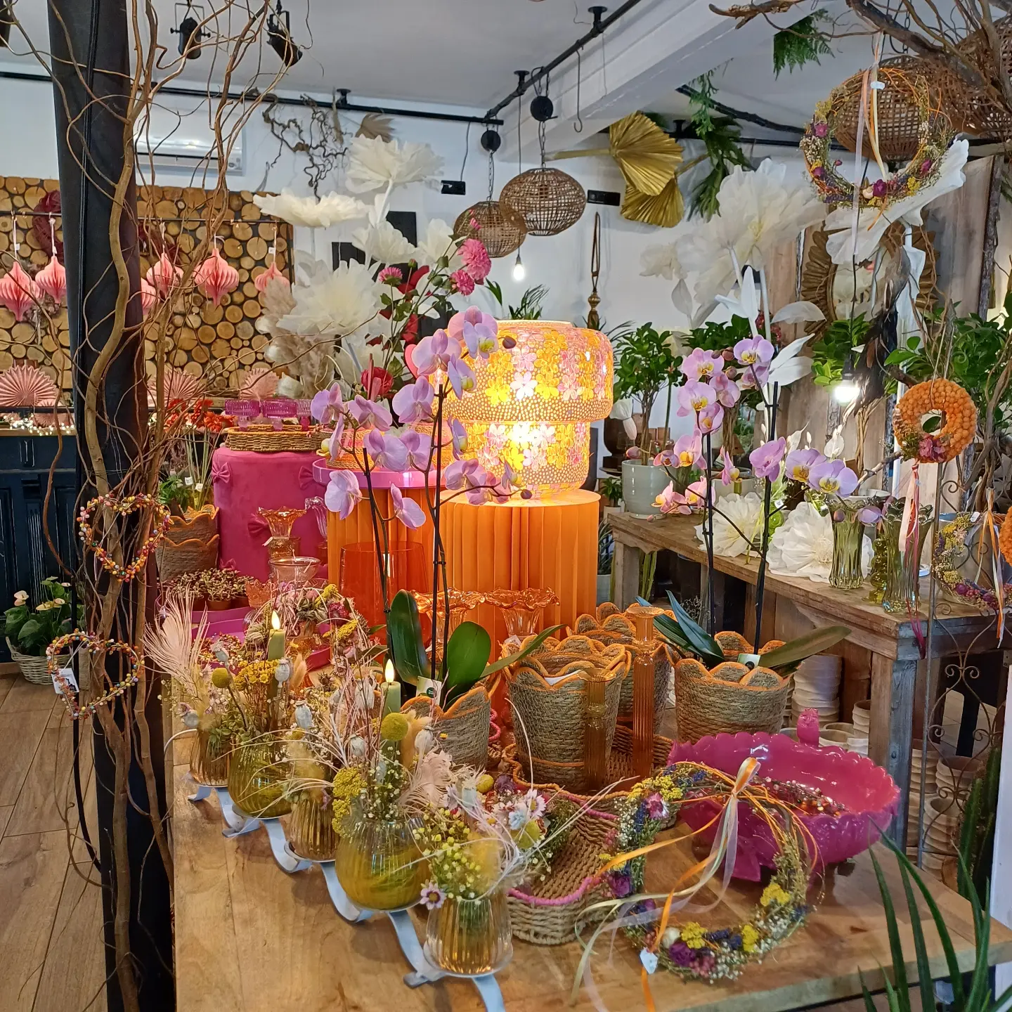 30% auf alle Dekoartikel. Komm und hol dir dein Sommerhighlight 30% #sale #blumengalerie#dekoartikel#blumenautomat#strauß