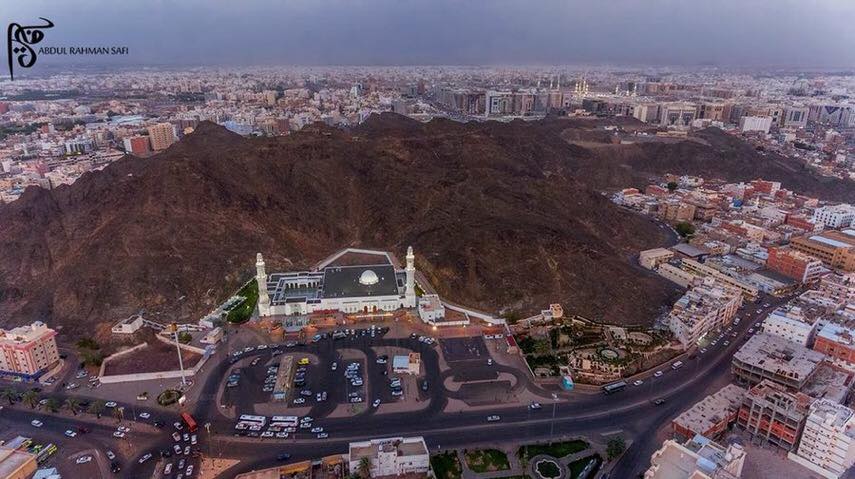 ش عب جبل سلع حيث دارت معركة الخندق معالم المدينه النبوية Facebook