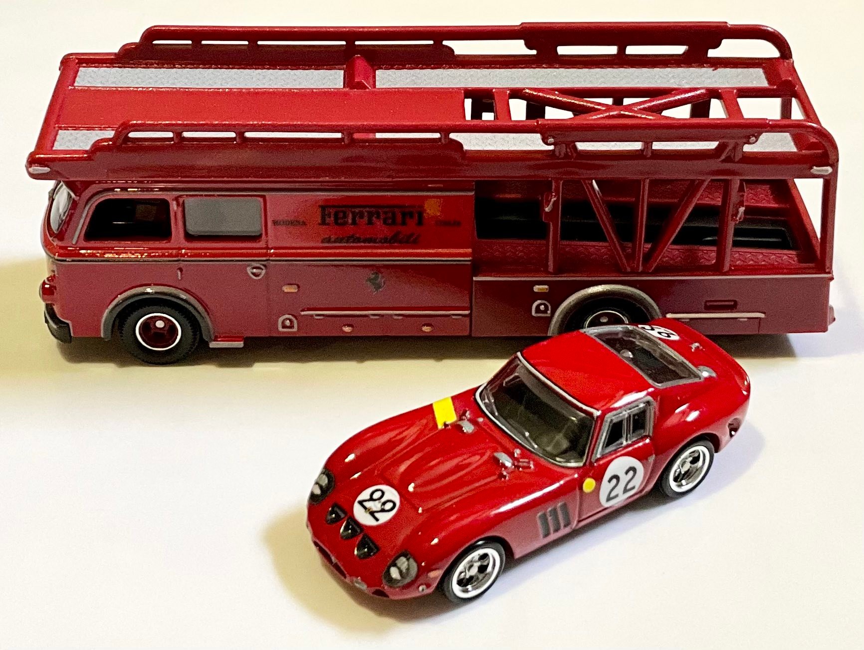 Hot Wheels Ferrari 250 GTO and Fiat Ferrari Team Transporter review