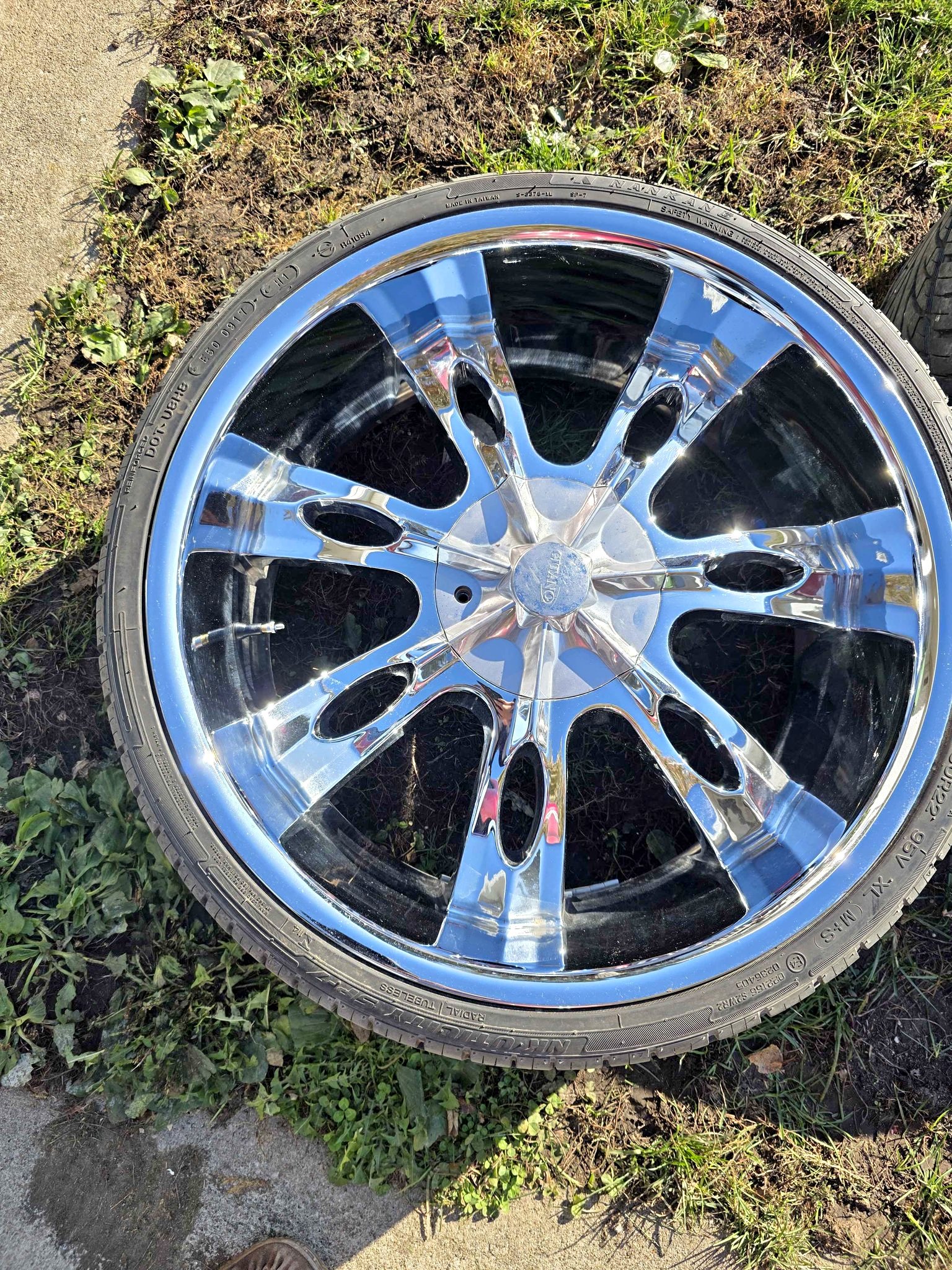 22 inch Gitano rims with 22 inch spare tire - Car Wheels, Tires & Parts ...