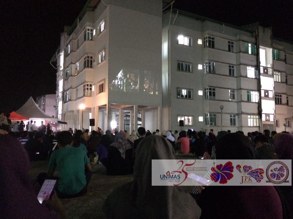 [LIVE UPDATE] Movie Night... - Kolej Bunga Raya (UNIMAS) | Facebook