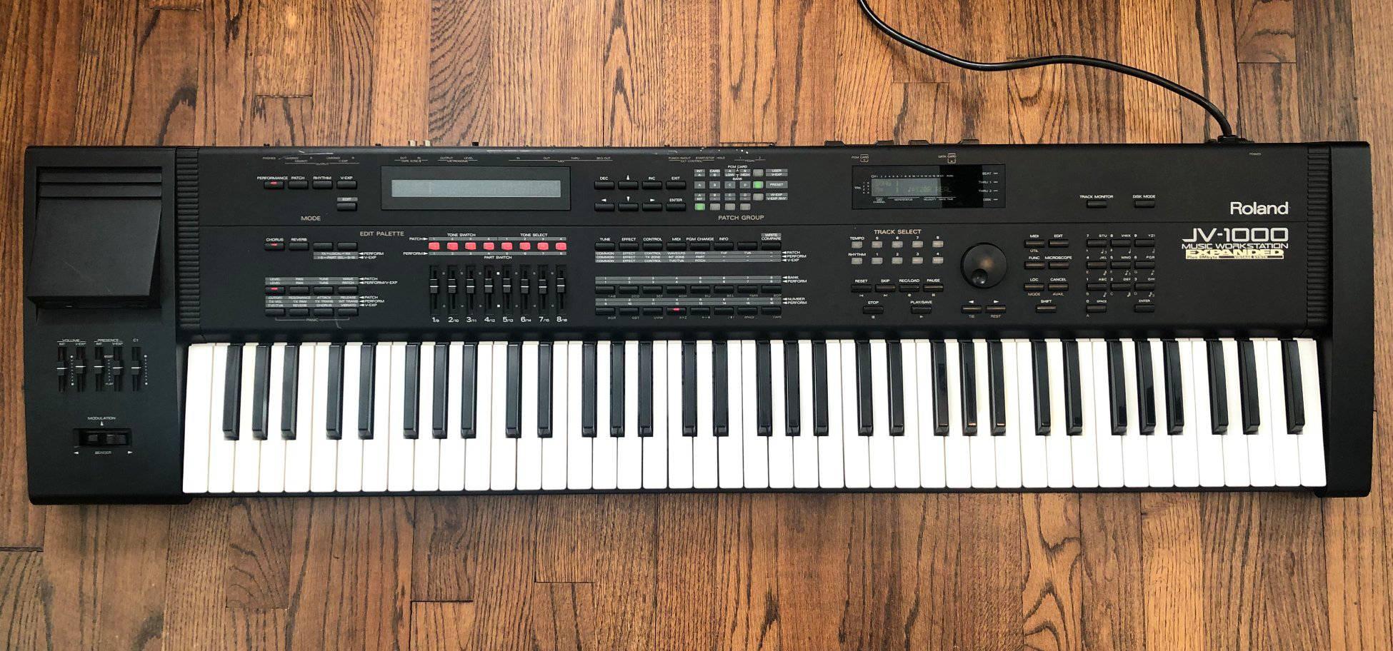 ROLAND JV-1000 PROFESSIONAL DIGITAL WORKSTATION