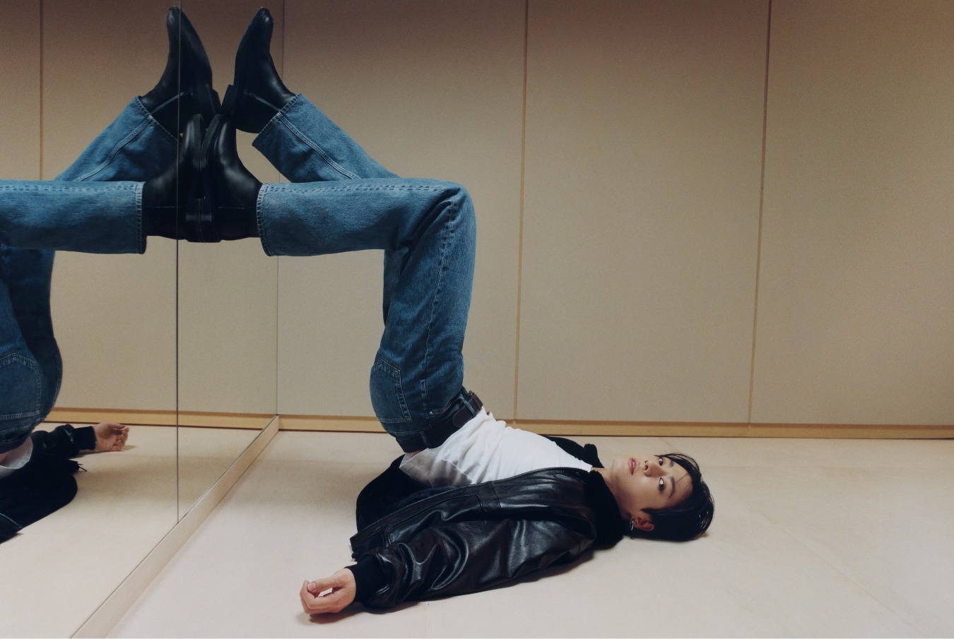ポ*ラ様 【即完売】  × ジョングク 90s ストレート どの角度からでも、心地よいフィット。 Jung Kook／ジョングクが魅せる