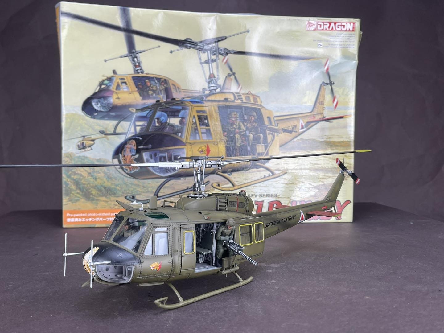 1/35 Dragon ドラゴンモデル UH-1D HUEY ヒューイ Pro - 1/35 UH-1D Huey – Vietnam War 🇺🇸 An icon of the Vietnam