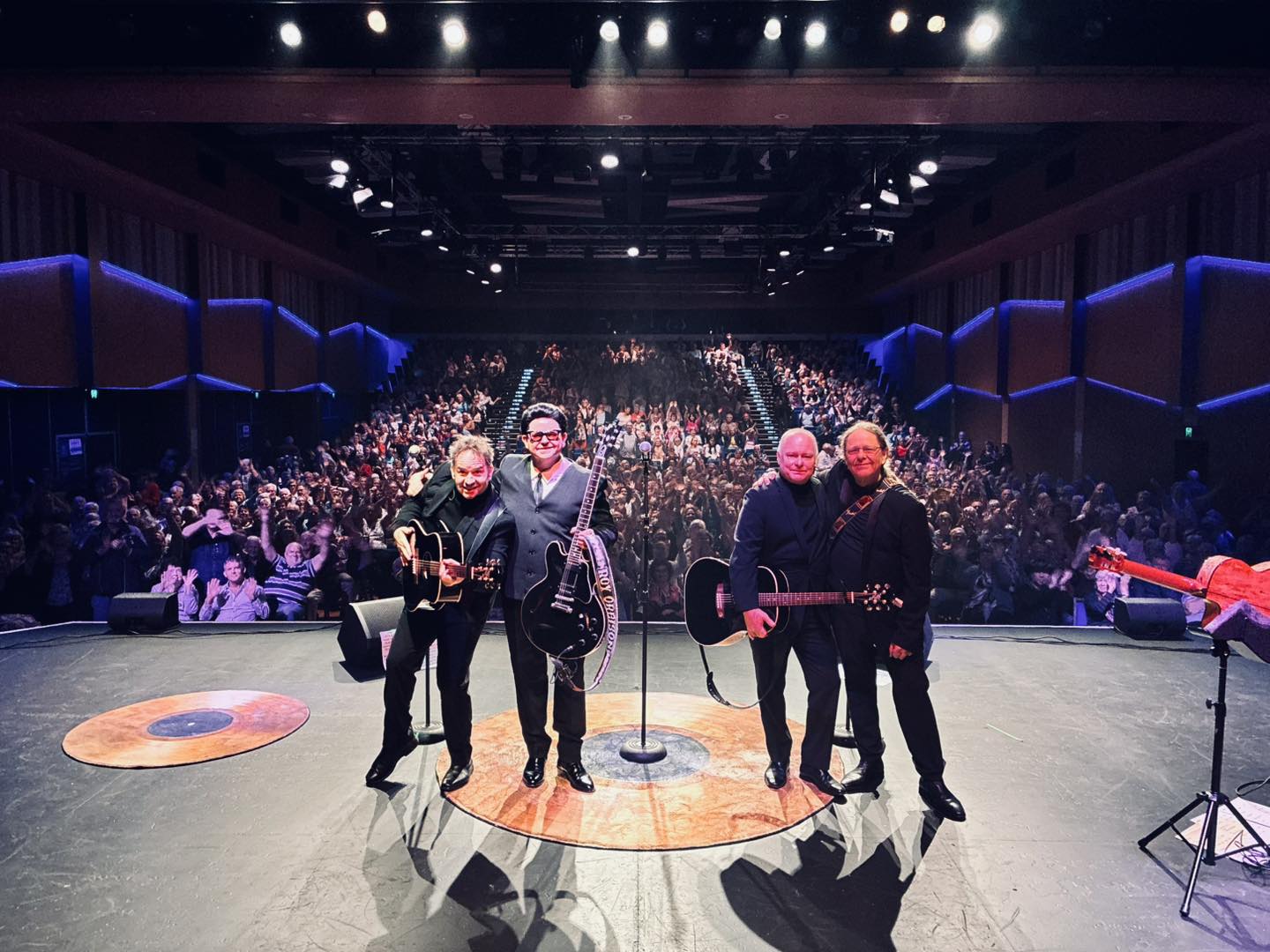 Robertson Brothers (Official Music Page) (@TheRobertsonBrothers 