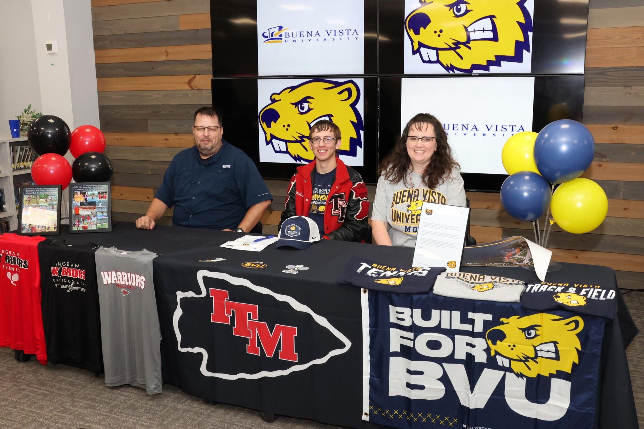 🎾🏃‍♂️ Signing Day... - Ingram Independent School District | Facebook
