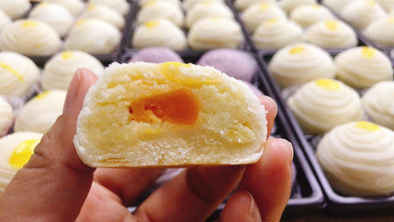 ขนมเปี๊ยะ by ครูอ๋อยค่ะ | Amphoe Lom Sak