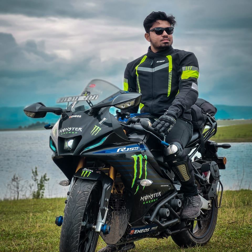 The Yamaha YZF-R2M is the range-topping variant of the 200cc sports ...