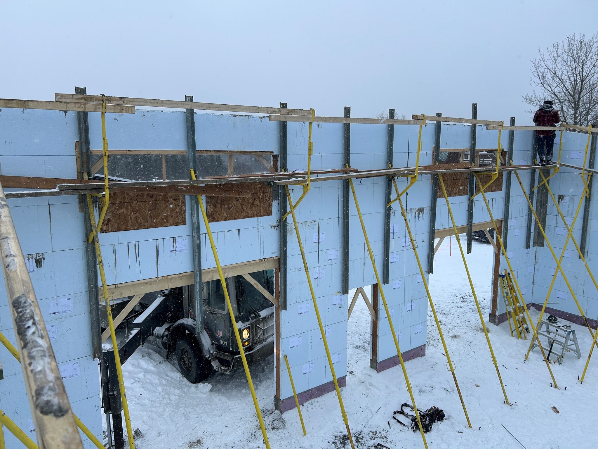 Systèmes Polycrete - coffrage isolant / Polycrete Systems ICF added a ...
