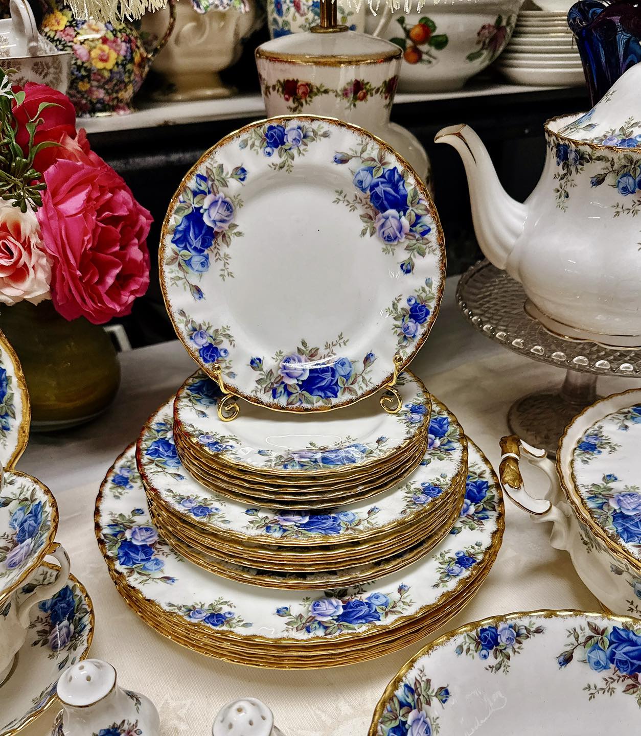 ?SOLD? Royal Albert Moonlight Rose Dinner Set for Six Inclusions 